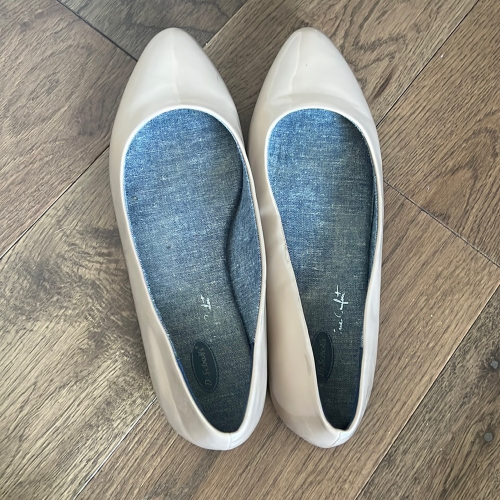 Nude flats